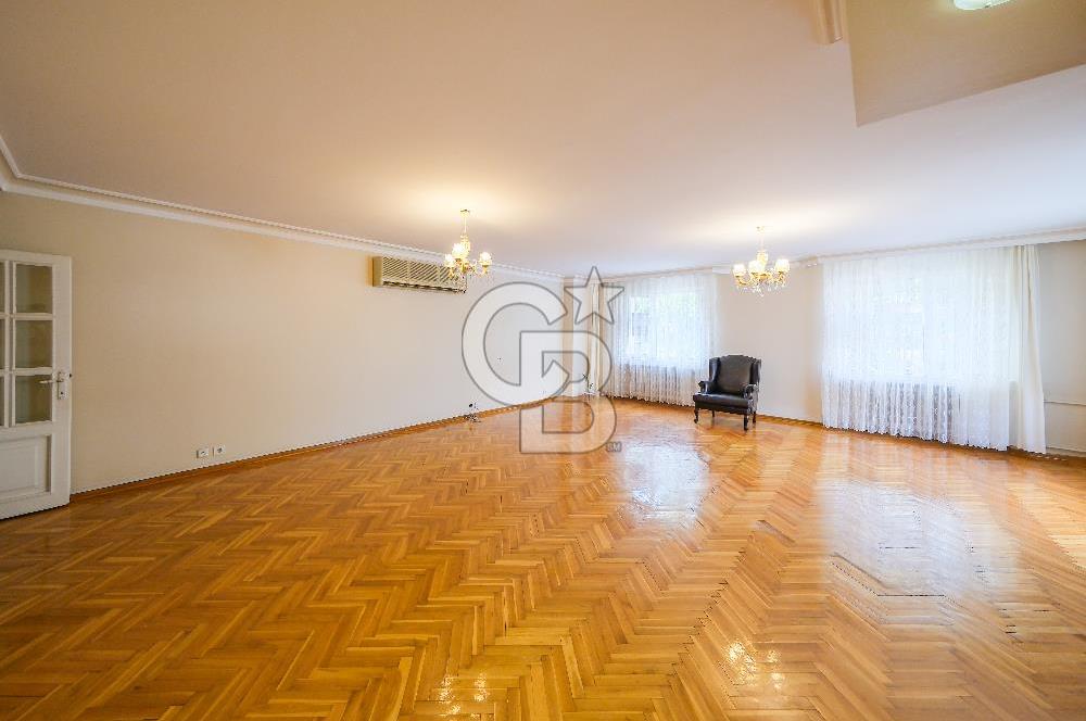 Bahçelievlerde Çift Cepheli, 220 m² Ferah 4+1 Satılık Daire