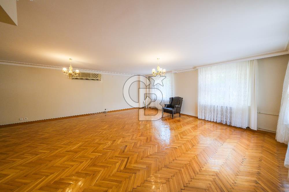 Bahçelievlerde Çift Cepheli, 220 m² Ferah 4+1 Satılık Daire