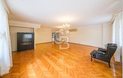 Bahçelievlerde Çift Cepheli, 220 m² Ferah 4+1 Satılık Daire