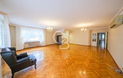 Bahçelievlerde Çift Cepheli, 220 m² Ferah 4+1 Satılık Daire