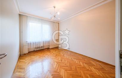 Bahçelievlerde Çift Cepheli, 220 m² Ferah 4+1 Satılık Daire