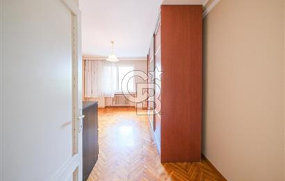 Bahçelievlerde Çift Cepheli, 220 m² Ferah 4+1 Satılık Daire