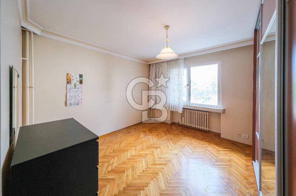 Bahçelievlerde Çift Cepheli, 220 m² Ferah 4+1 Satılık Daire
