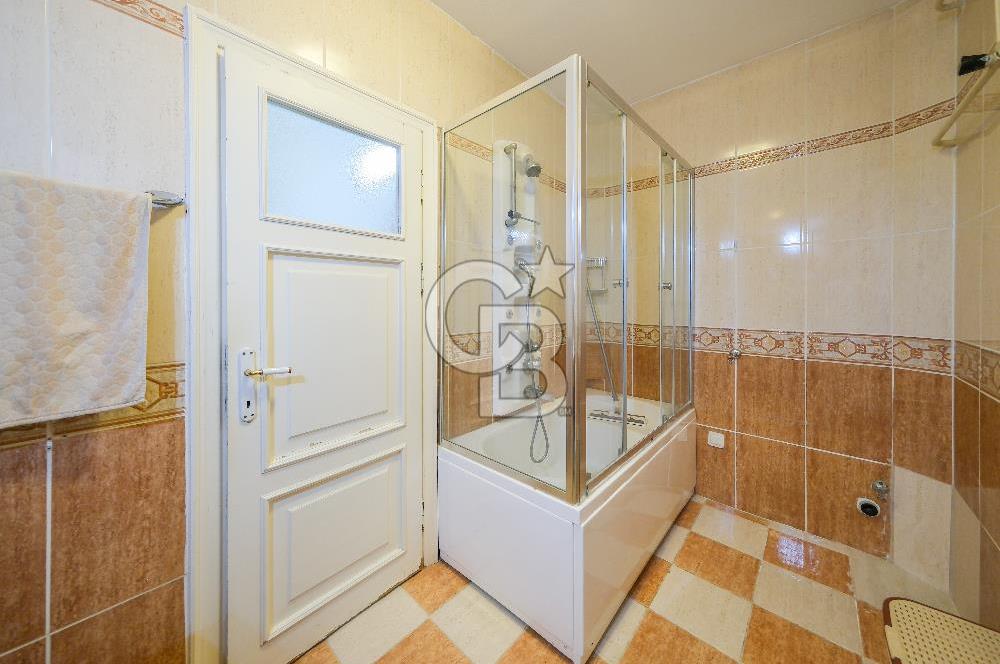 Bahçelievlerde Çift Cepheli, 220 m² Ferah 4+1 Satılık Daire