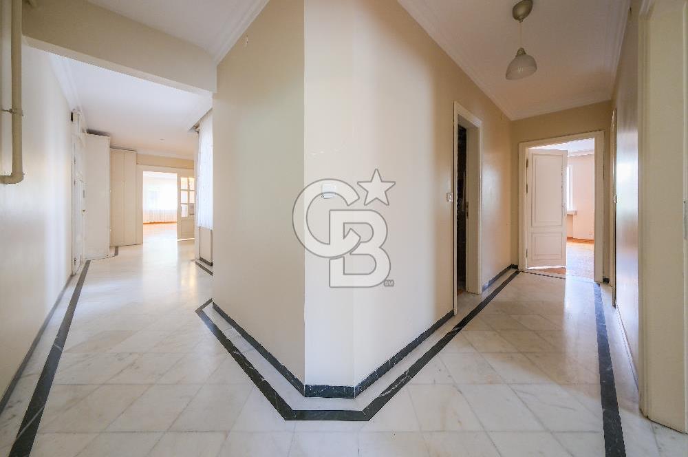 Bahçelievlerde Çift Cepheli, 220 m² Ferah 4+1 Satılık Daire