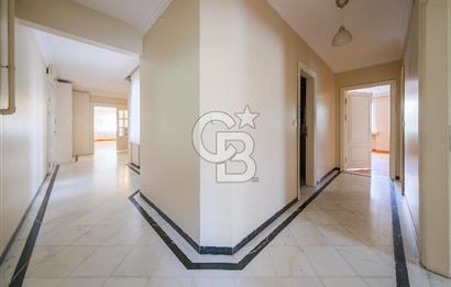 Bahçelievlerde Çift Cepheli, 220 m² Ferah 4+1 Satılık Daire