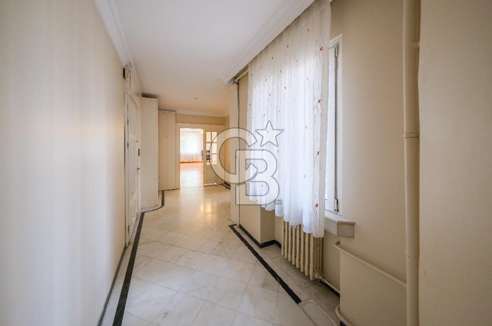 Bahçelievlerde Çift Cepheli, 220 m² Ferah 4+1 Satılık Daire