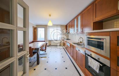 Bahçelievlerde Çift Cepheli, 220 m² Ferah 4+1 Satılık Daire