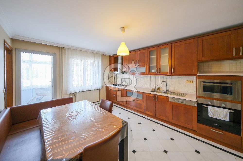 Bahçelievlerde Çift Cepheli, 220 m² Ferah 4+1 Satılık Daire