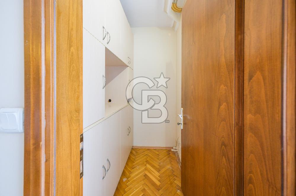 Bahçelievlerde Çift Cepheli, 220 m² Ferah 4+1 Satılık Daire