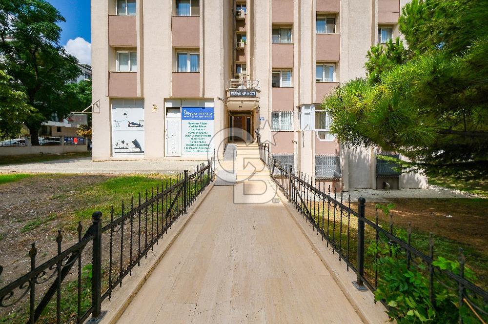 Bahçelievlerde Çift Cepheli, 220 m² Ferah 4+1 Satılık Daire