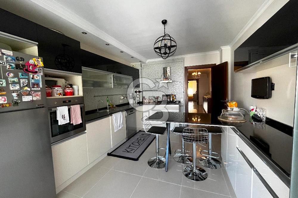 KAPALI OTOPARKLI, 13 YILLIK BİNADA, EBEVEYN BANYOLU 165m2 NET 3+1 ARAKAT SATILIK DAİRE