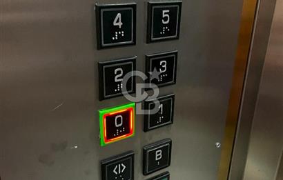 KAPALI OTOPARKLI, 13 YILLIK BİNADA, EBEVEYN BANYOLU 165m2 NET 3+1 ARAKAT SATILIK DAİRE
