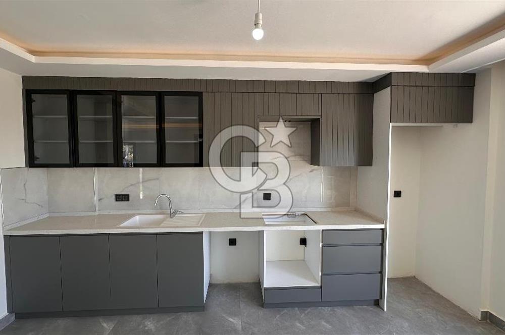 Karaburun Saip Mahallesi'nde Doğa ve Deniz Manzaralı Villa
