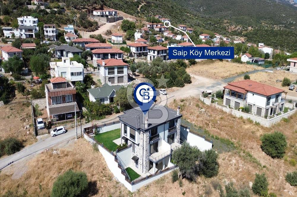 Karaburun Saip Mahallesi'nde Doğa ve Deniz Manzaralı Villa