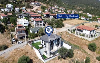 Karaburun Saip Mahallesi'nde Doğa ve Deniz Manzaralı Villa