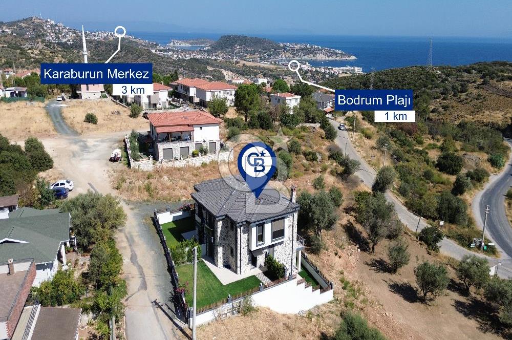 Karaburun Saip Mahallesi'nde Doğa ve Deniz Manzaralı Villa