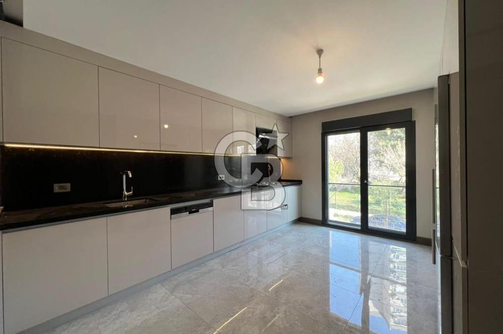 Ataköy Prestij Konakları'nda Çift Cepheli Satılık 3+1 Daire