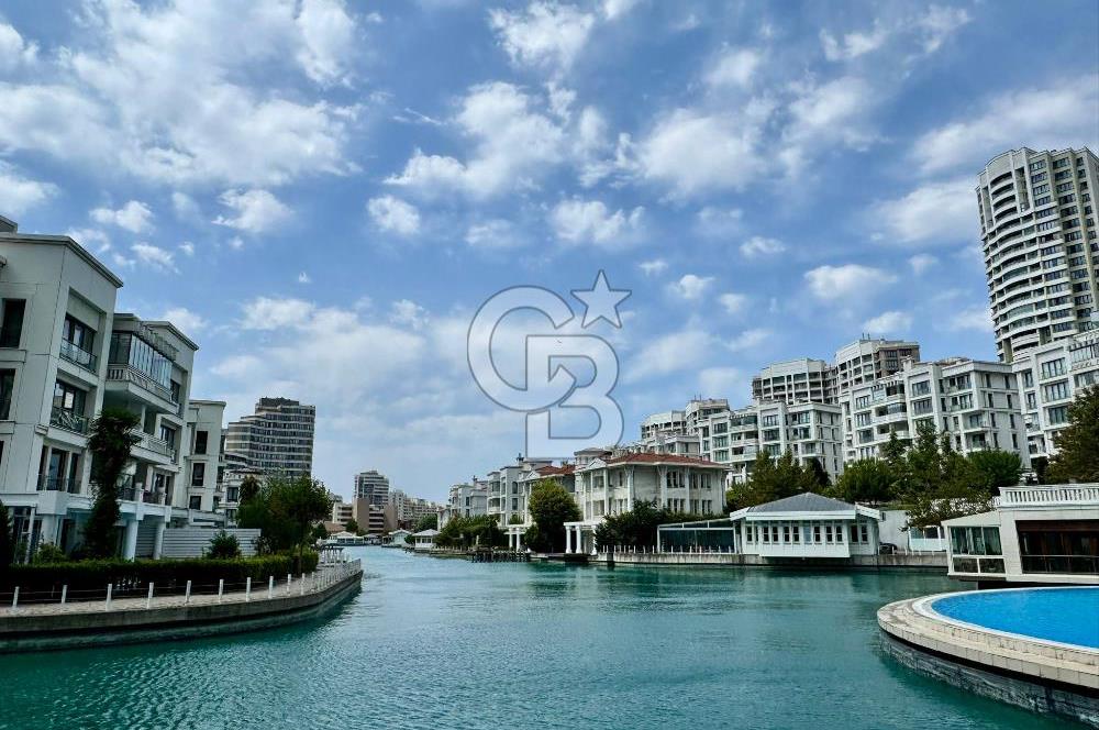 İstanbul Saraylarında Gölet ve Peyzaj Manzaralı Kiralık 1+1