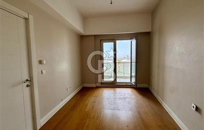 İstanbul Saraylarında Gölet ve Peyzaj Manzaralı Kiralık 1+1