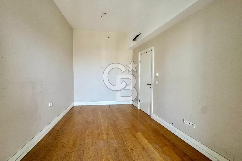 İstanbul Saraylarında Gölet ve Peyzaj Manzaralı Kiralık 1+1