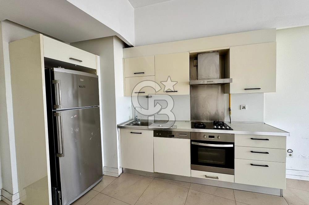 İstanbul Saraylarında Gölet ve Peyzaj Manzaralı Kiralık 1+1
