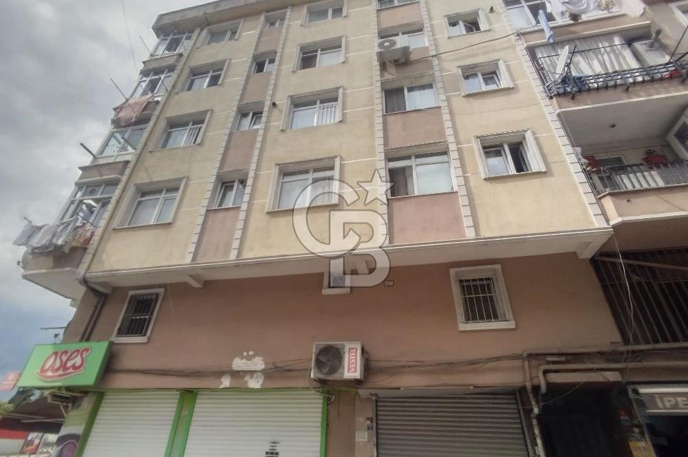 Zeytinburnu merkezi konumda,iki odalı,asma katlı dükkan