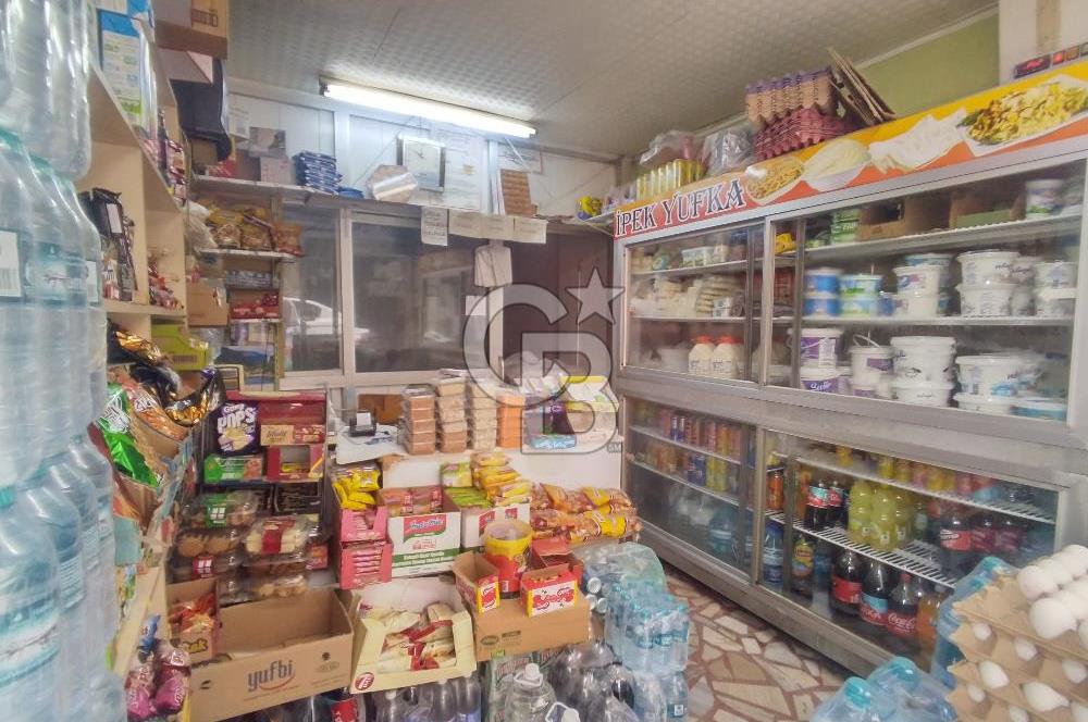 Zeytinburnu merkezi konumda,iki odalı,asma katlı dükkan