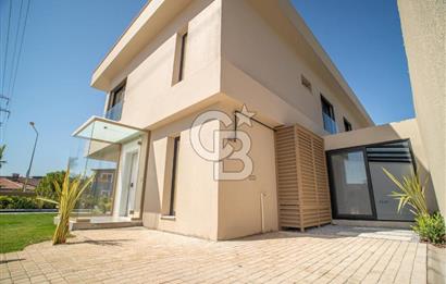 GÜZELBAHÇE KOLEJLER BÖLGESİNDE MÜSTAKİL HAVUZLU KİRALIK VİLLA 