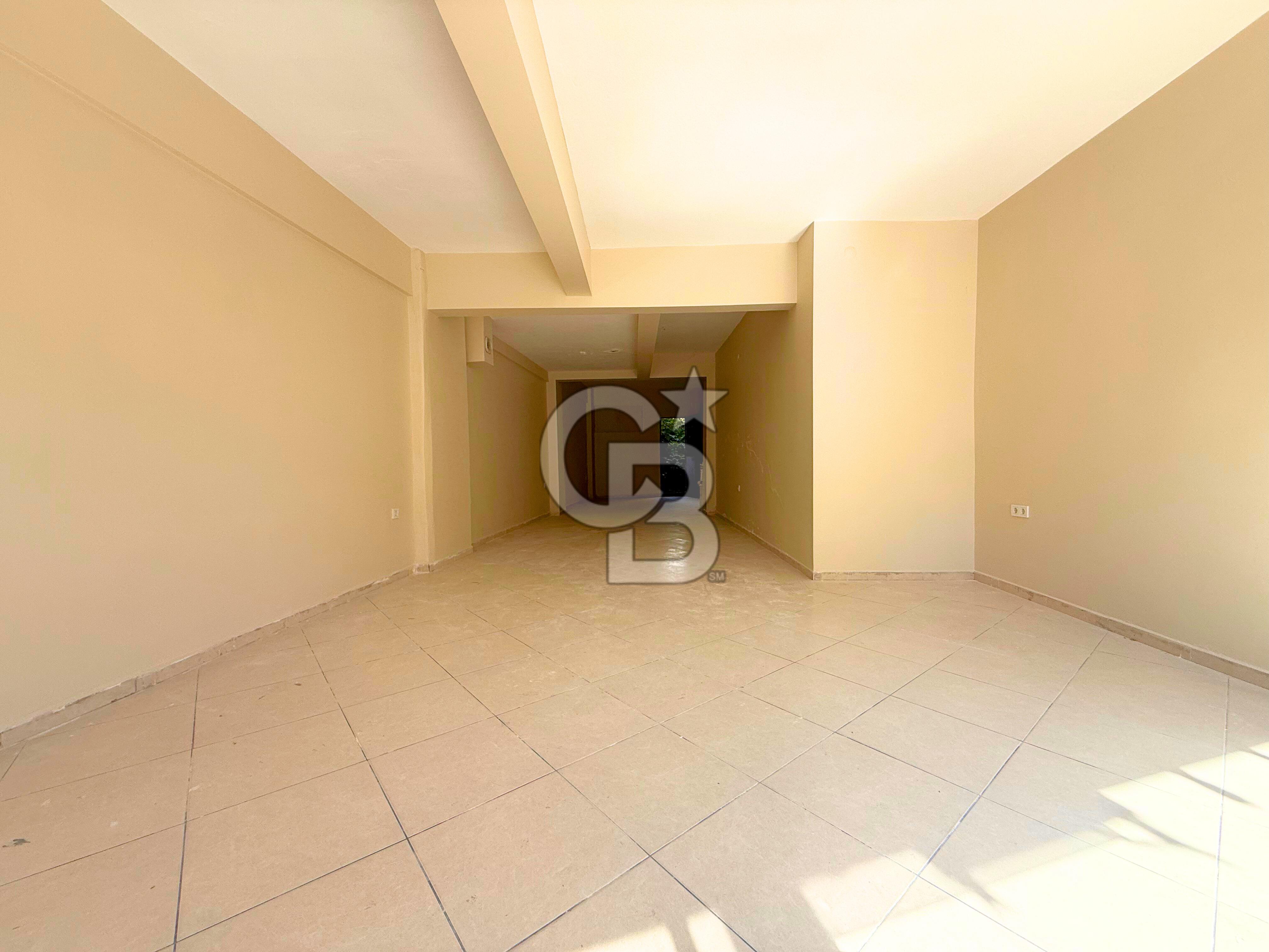 İzmir Bayraklı Sevgi Yolu Yakını Pazar Yerinde Satılık Dükkan