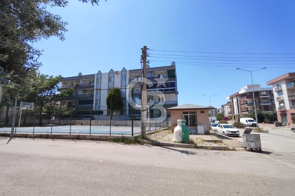 Gaziemir Merkezde Geniş Arakat Satılık Daire