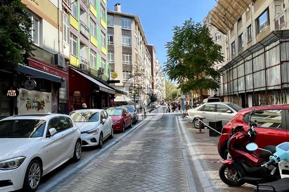 Moda'da yeni binada eşyalı merkezi konum 1+1 daire