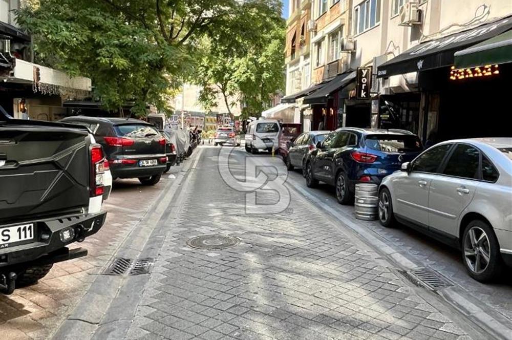Moda'da yeni binada eşyalı merkezi konum 1+1 daire