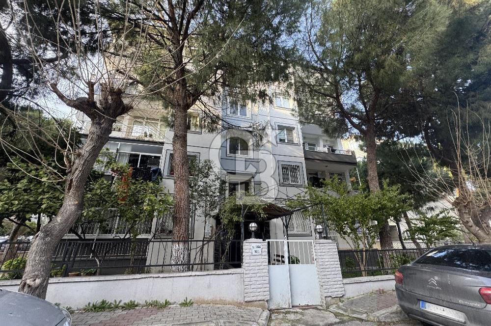 GAZİEMİR YEŞİL MAHALLE'DE MERKEZİ KONUMDA 3+1 SATILIK DAİRE