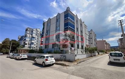 Gaziemir Merkezde Geniş Arakat Satılık Daire