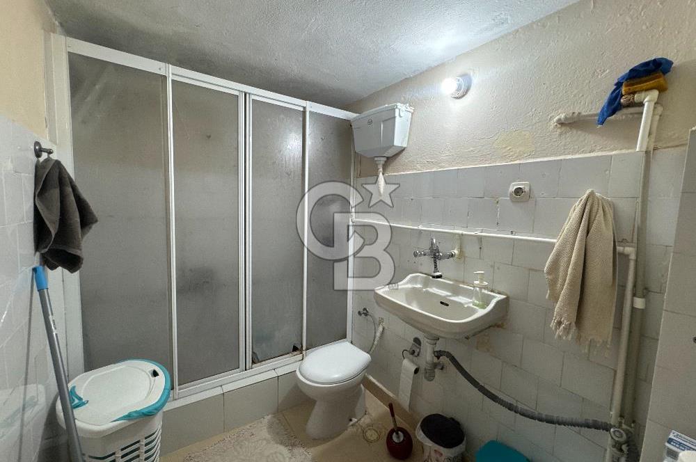 GAZİEMİR YEŞİL MAHALLE'DE MERKEZİ KONUMDA 3+1 SATILIK DAİRE