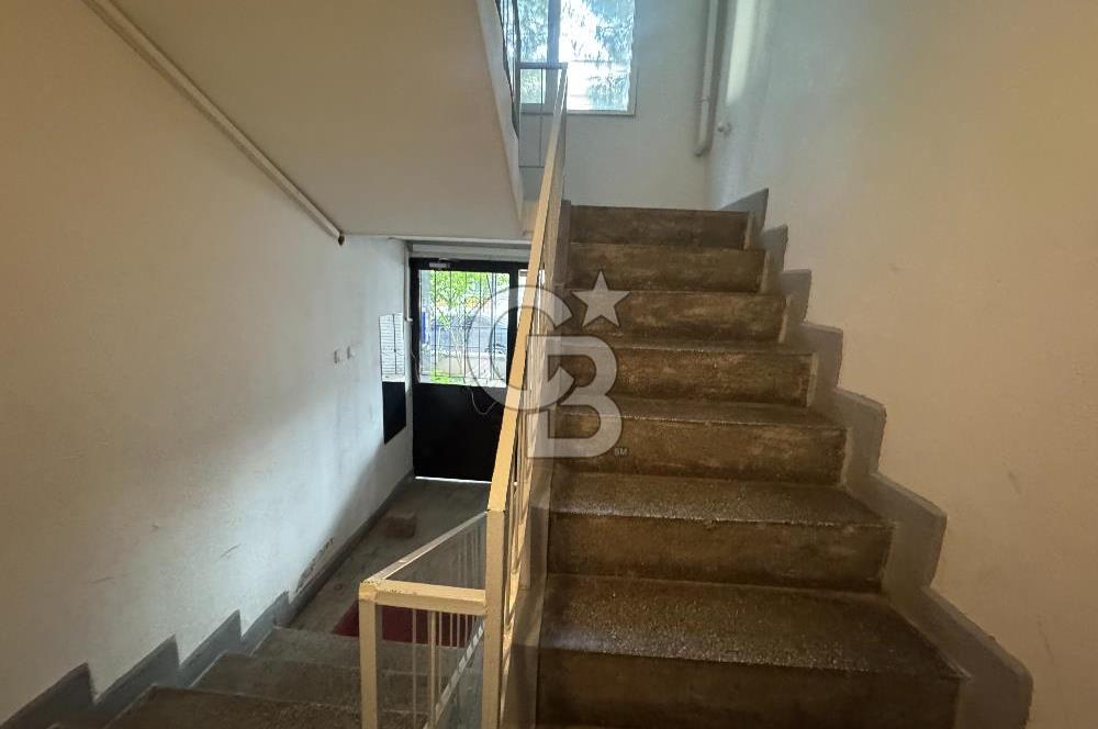 GAZİEMİR YEŞİL MAHALLE'DE MERKEZİ KONUMDA 3+1 SATILIK DAİRE