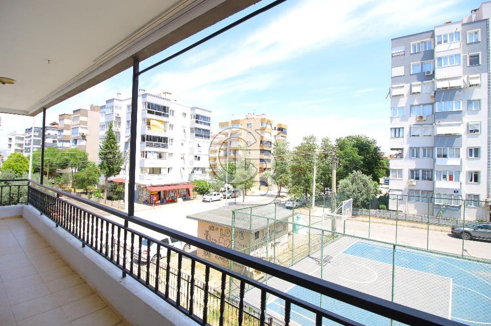 Gaziemir Merkezde Geniş Arakat Satılık Daire