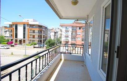 Gaziemir Merkezde Geniş Arakat Satılık Daire