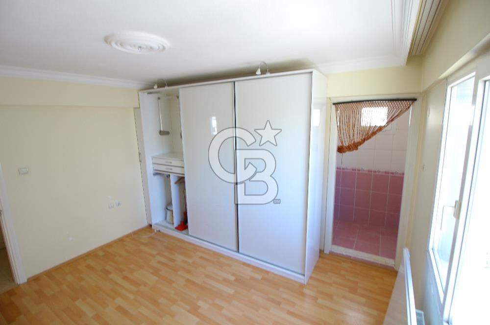 Gaziemir Merkezde Geniş Arakat Satılık Daire