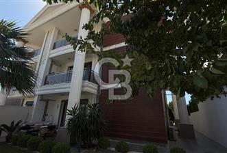 Bornova Atatürk Mah. Homeros Vadisi Manzaralı 7+1 Satılık Villa