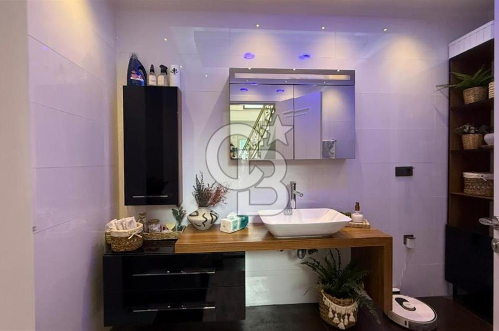 Bornova Atatürk Mah. Homeros Vadisi Manzaralı 7+1 Satılık Villa