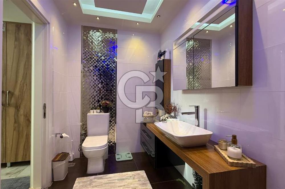Bornova Atatürk Mah. Homeros Vadisi Manzaralı 7+1 Satılık Villa