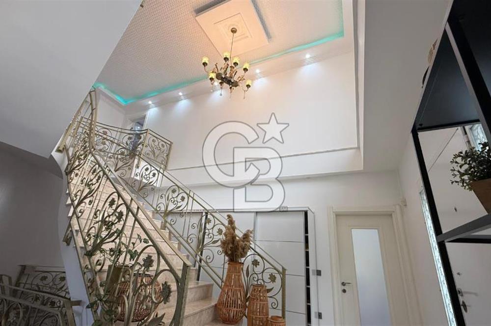 Bornova Atatürk Mah. Homeros Vadisi Manzaralı 7+1 Satılık Villa