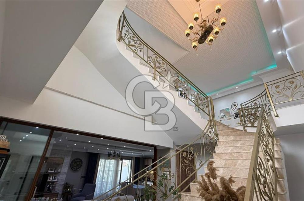 Bornova Atatürk Mah. Homeros Vadisi Manzaralı 7+1 Satılık Villa