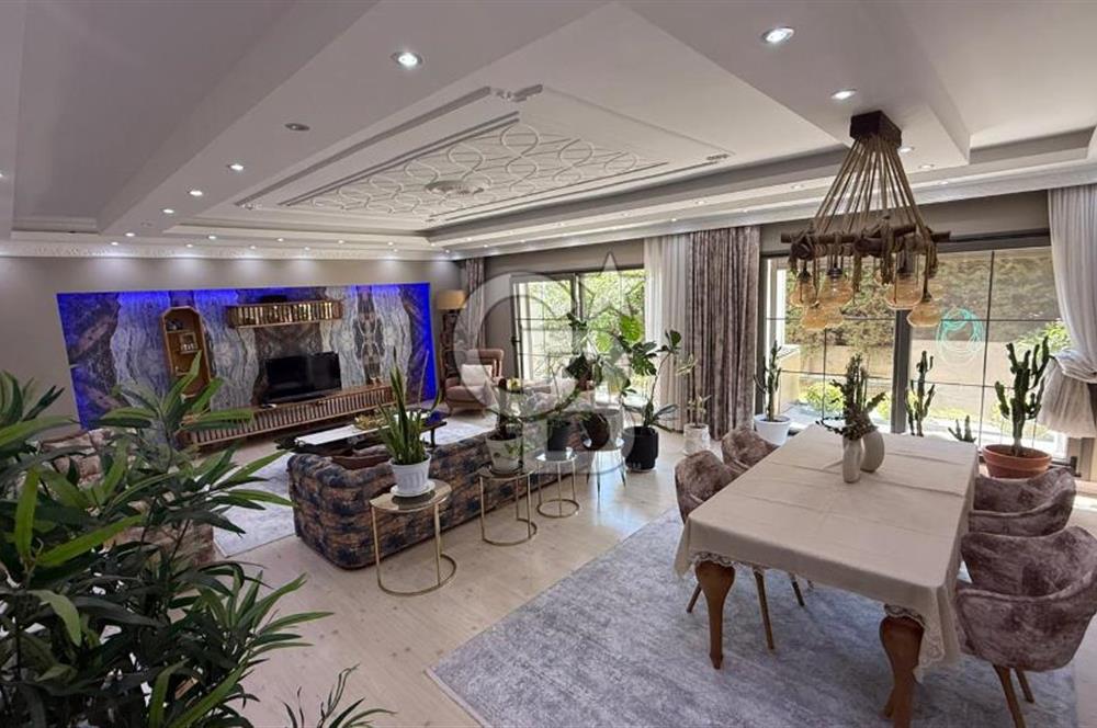 Bornova Atatürk Mah. Homeros Vadisi Manzaralı 7+1 Satılık Villa