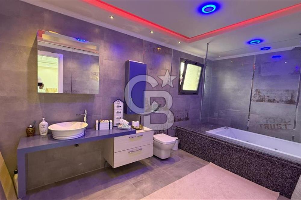 Bornova Atatürk Mah. Homeros Vadisi Manzaralı 7+1 Satılık Villa