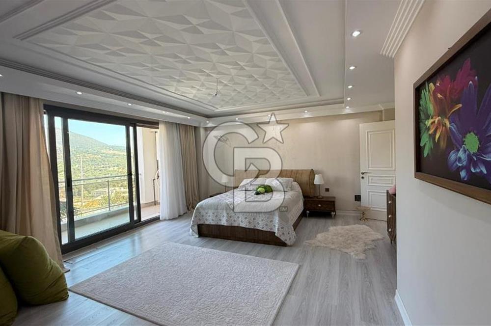 Bornova Atatürk Mah. Homeros Vadisi Manzaralı 7+1 Satılık Villa