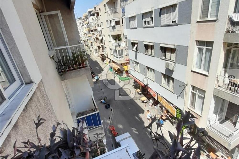 KARŞIYAKA ÇARŞI İÇİNDE EŞYALI 2+1 ARAKAT 85 m2 DAİRE