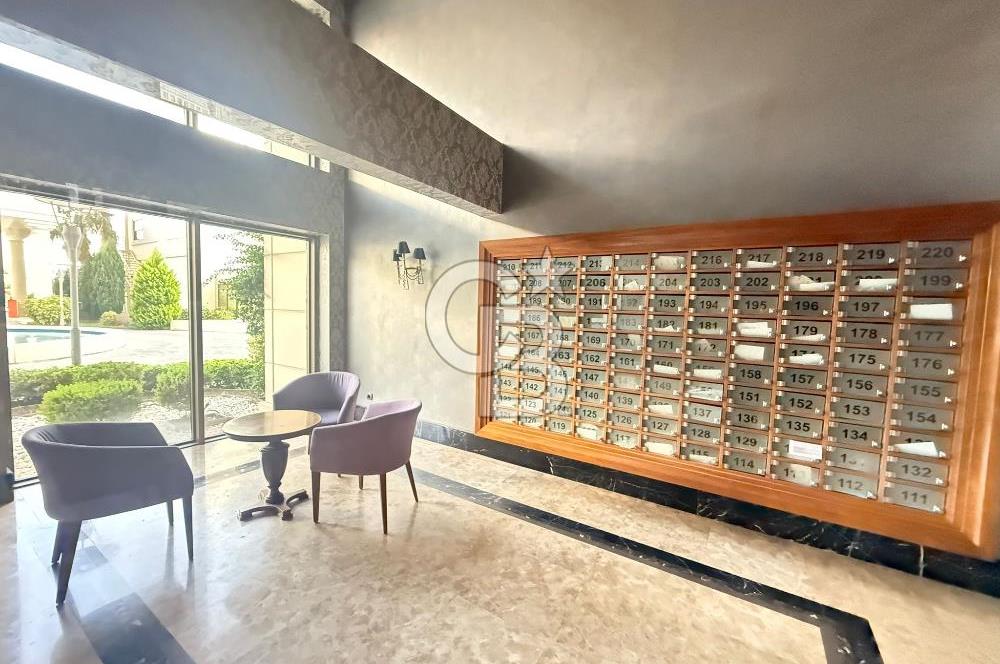 Deluxia Suites'te Havuz Cepheli 1+1 Kiralık